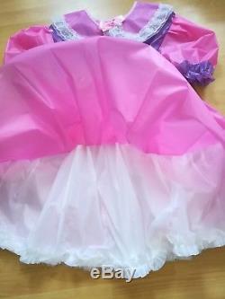 Adult Baby Kleid Windelhose Sissy PVC LACK Diaper Plastik Spreizhose HALLO KITTY